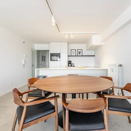 Luxury Zeedijk With Direct Ocean View 6p Appartement